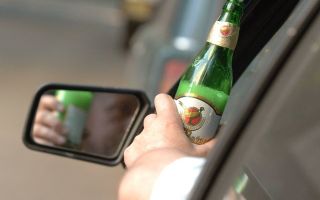 Памятка для водителей: сколько времен должно пройти после распития алкоголя (таблица)