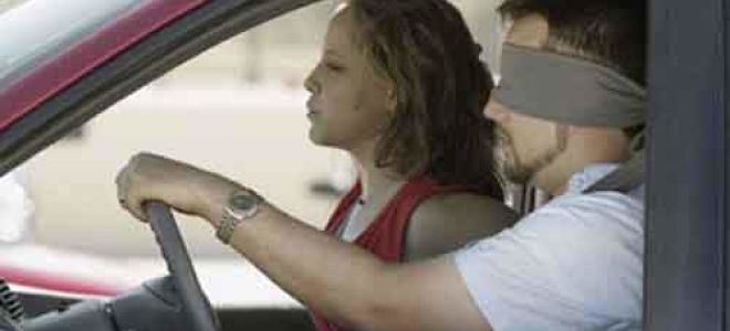 Самые нелепые и непонятные правила дорожного движения в разных странах