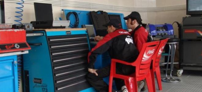 Стоит ли доверять женщине – авто инструктору?