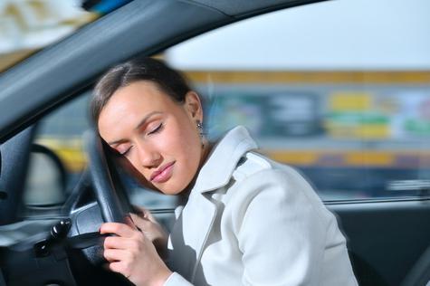 5 вещей, которые делать за рулем опасно