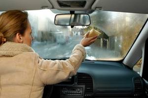 Потеют окна в машине, что делать?