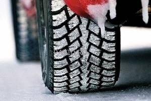 Почему лучше не ставить зимние шины только на ведущие колеса
