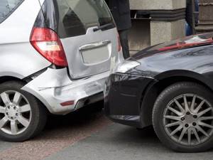 Как защитить авто от повреждений на парковке?