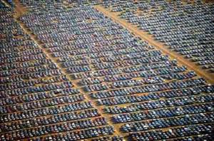 Куда исчезают непроданные автомобили (фото свалок)