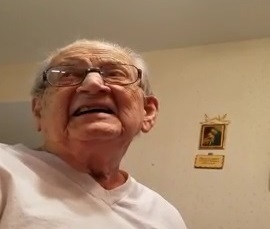 97-летний дедушка купил машину своей мечты и на примере показал, как дожить до глубокой старости