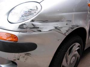 Что делать, если вашу машину поцарапали во дворе?