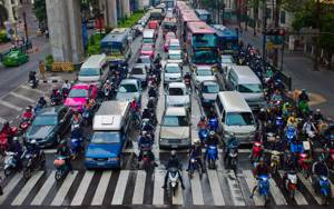 Как избежать штрафов: правила дорожного движения в разных странах мира