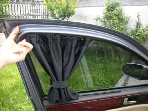 Шторки на окнах автомобиля: разрешено или запрещено?