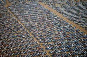 Куда исчезают непроданные автомобили (фото свалок)