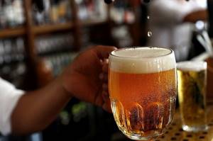 Разрешено ли пить безалкогольное пиво за рулем?