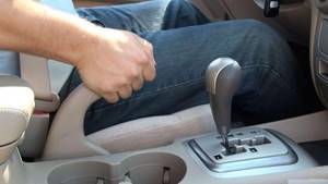 Как остановить автомобиль, если отказали тормоза