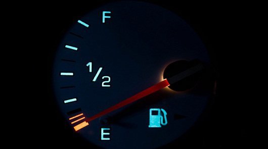Как далеко можно проехать с баком без бензина
