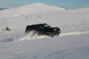 Как не застрять, проезжая машиной по глубокому снегу?