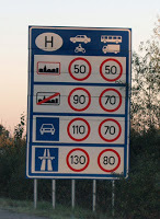 Как избежать штрафов: правила дорожного движения в разных странах мира