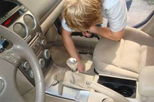 Как устранить неприятные запахи в автомобиле