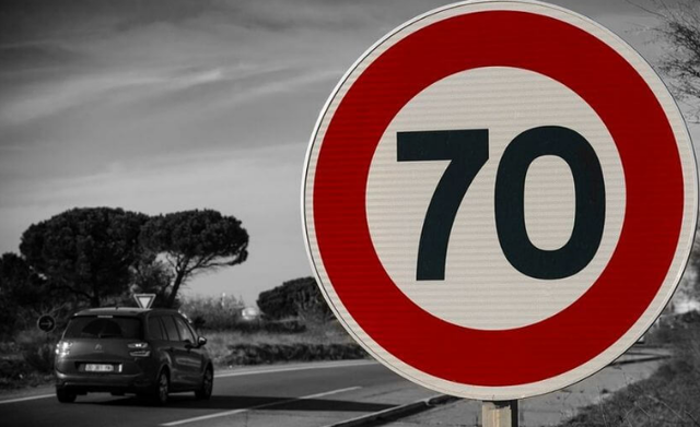 4 правила дорожного движения, которые никто не соблюдает после того, как сдадут на права